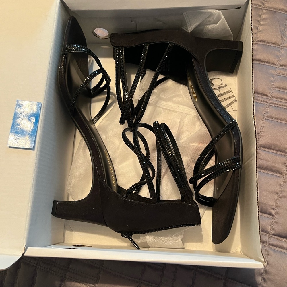 NWT Dream Pairs Pairs Black Strappy Heels